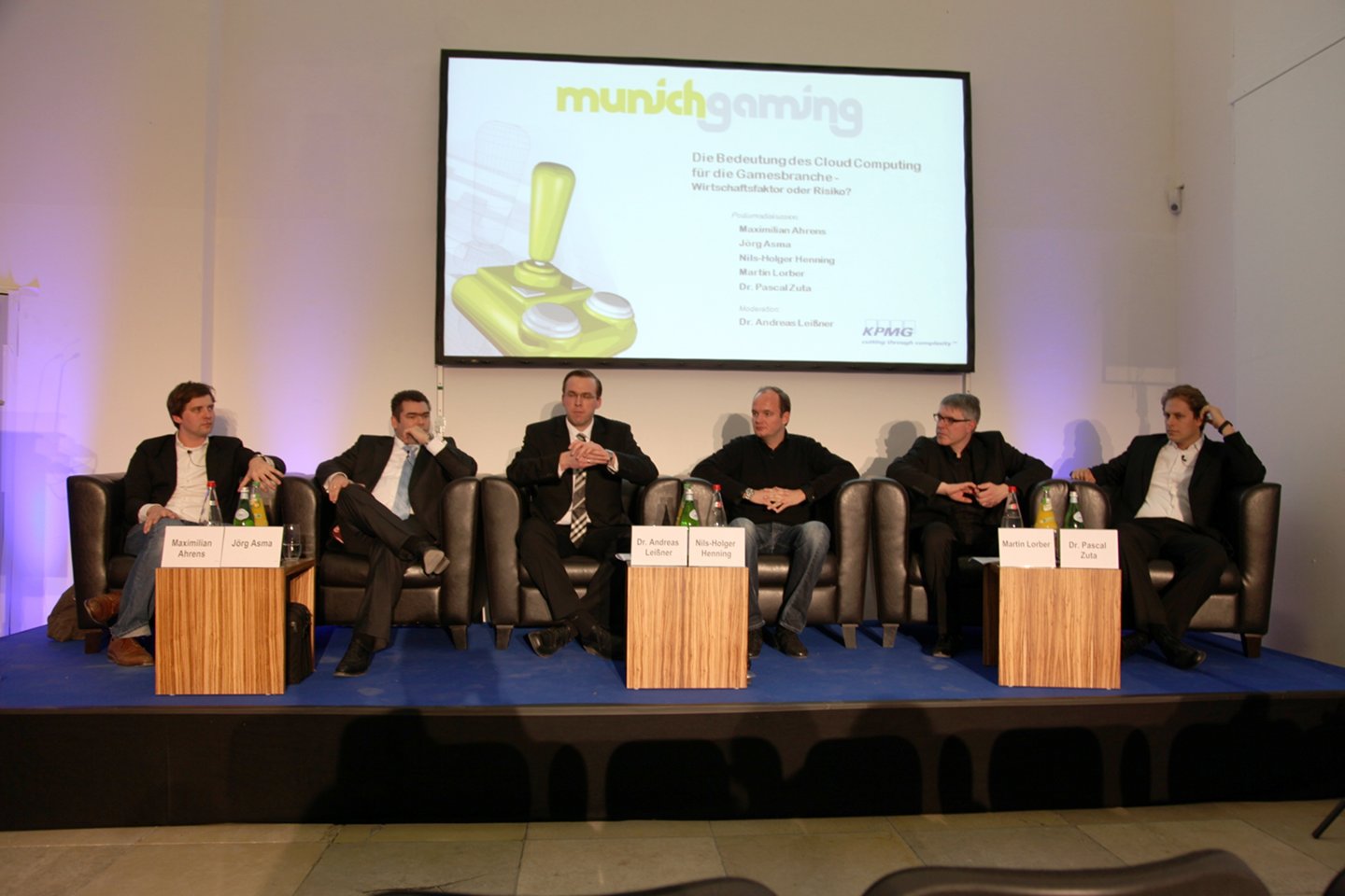 Maximilian Ahrens, Zimory; Jörg Asma, KPMG; Moderator Andreas Leißner, KMPG; Nils-Holger Henning, Bigpoint; Martin Lorber, EA, und Pascal Zuta, Aeria Games (v.l.n.r.)