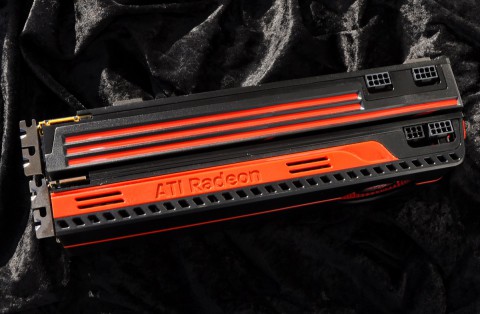 Genauso lang wie die 5970 (vorne)