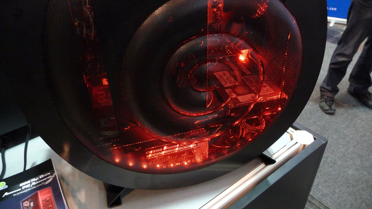 Lian Li PC-U6 Cowry - die Schneckenform wird über das ganze Lüftungsgitter weitergeführt. (Bild: ck)