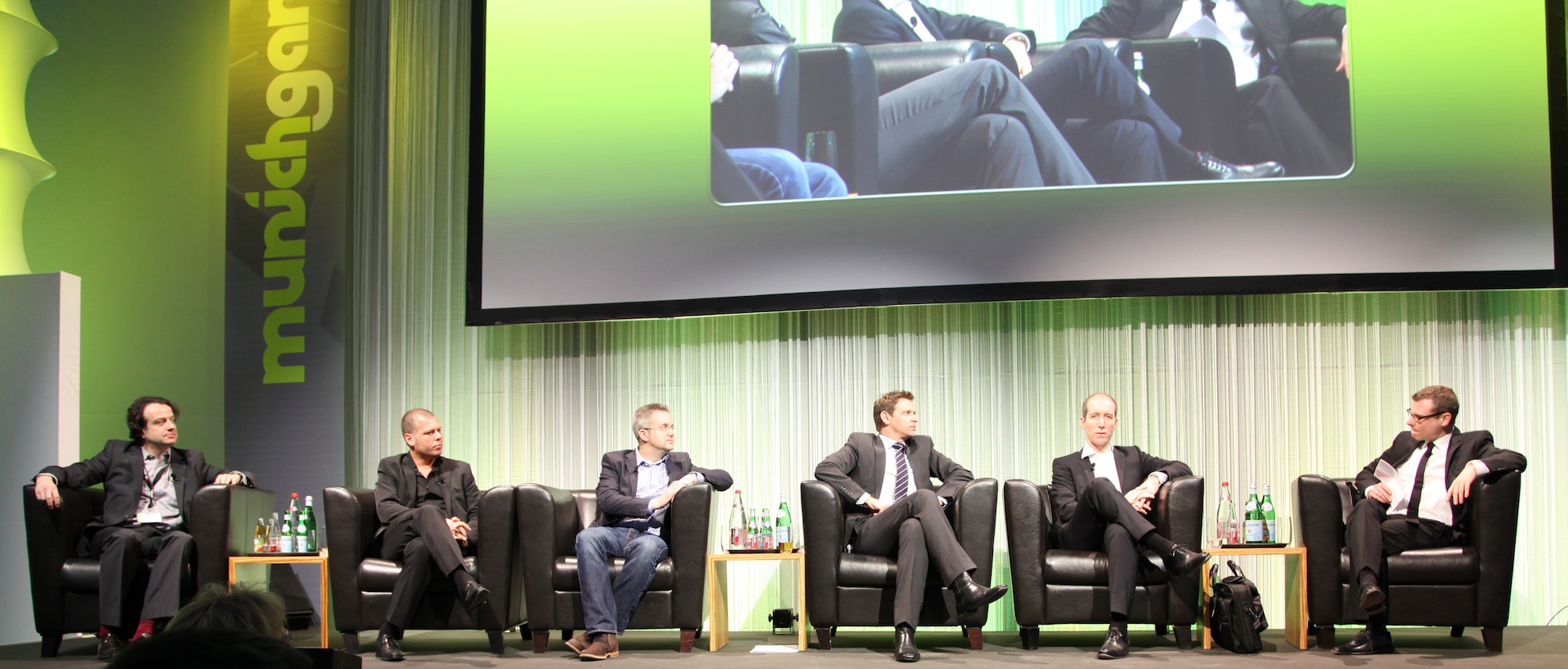 Andre Sonder, IGA; Heiko Huberts, Bigpoint; Carsten van Husen, Gameforge; Oliver Kaltner, Microsoft; Olaf Coenen, EA; Moderaton: Christian Stücker, Spiegel (v.l.n.r.)