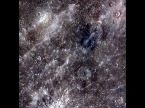 Weitwinkelaufnahme der Merkuroberfl&auml;che (Bild: Nasa)