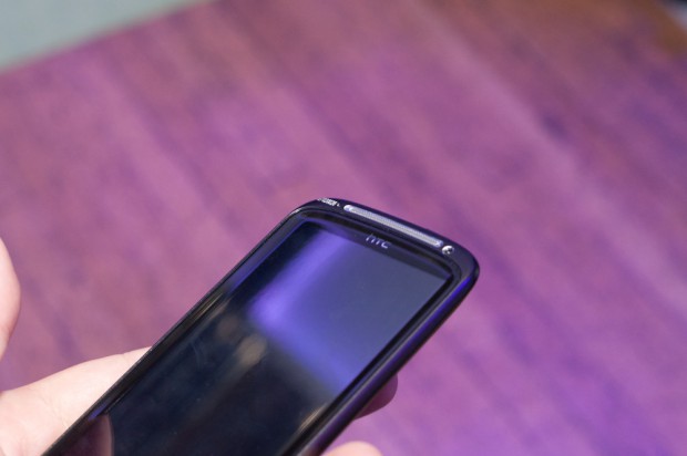 Biegung des Glases: HTC Sensation