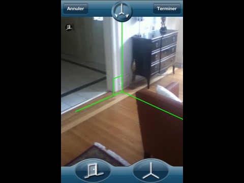 Magicplan - Aufnahme einer T&uuml;r mit Hilfslinien 