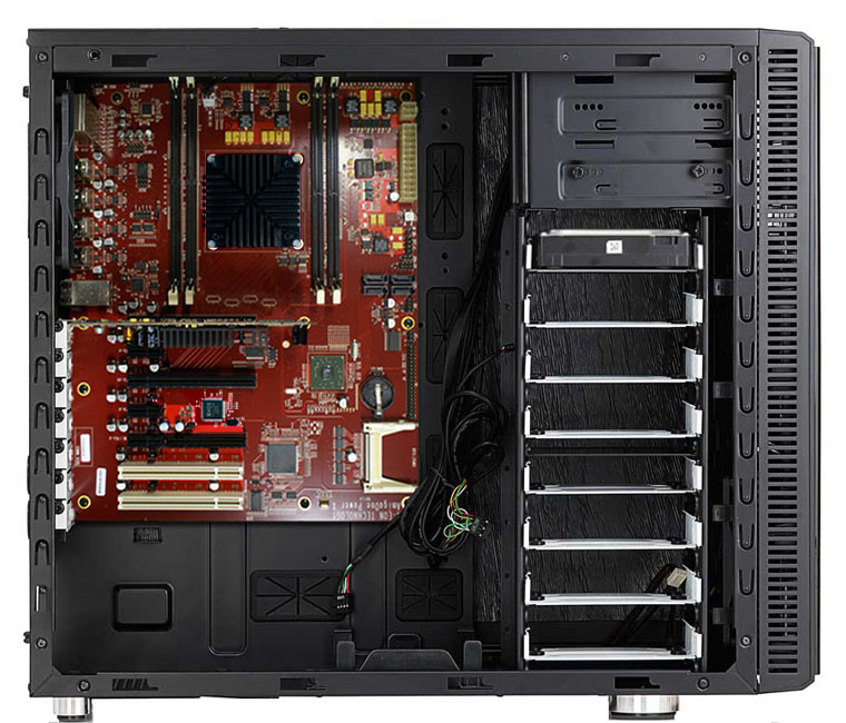 AmigaOne X1000 mit geöffnetem Gehäuse (Bild: Hersteller)