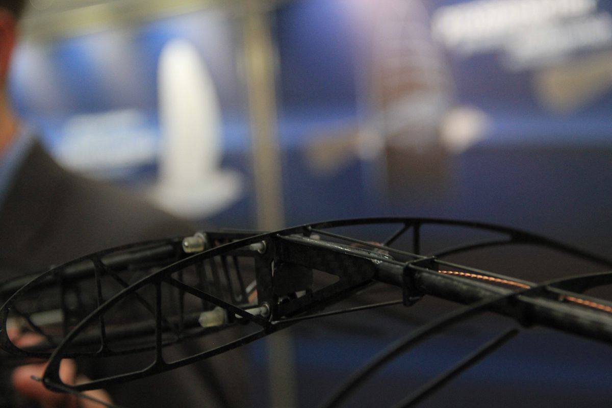 Der Flügel besteht aus Kohlefaser. (Foto: wp)