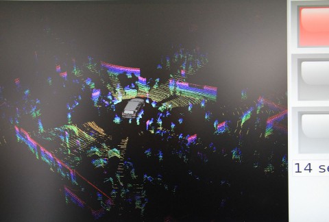 Er erzeugt eine Punktwolke der Umgebung. Am rechten Rand die aktuelle Ampelphase. Darunter steht die Zeit bis zum Umschalten. (Foto: wp)