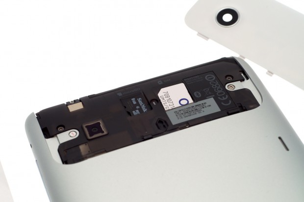 Zur Verdeutlichung sind die beiden Karten hier ein wenig herausgezogen worden.