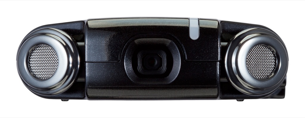 Olympus LS-20M - das Objektiv sitzt vorne im Gehäuse zwischen den Mikros.