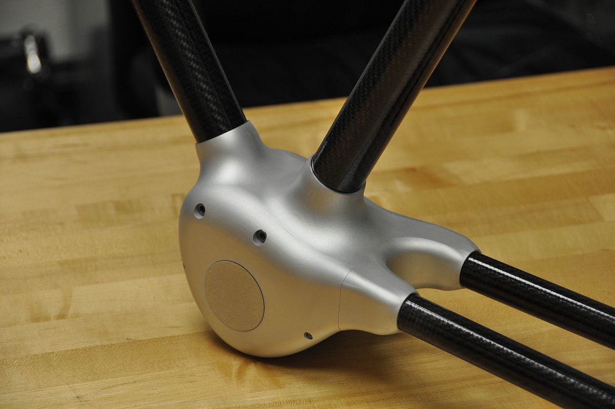 Der Antrieb sitzt im Tretlagerrohr. (Foto: Alpha Bike)