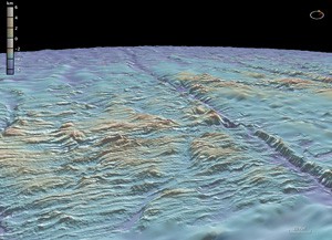 Kane-Fracture-Zone im Mittelatlantischen Rücken. Das Meer ist hier über 5 Kilometer tief mit Bergen, die bis 1,5 Kilometer unter die Meeresoberfläche reichen.  (Foto: Lamont-Doherty/GMRT)