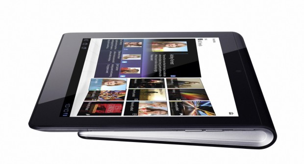 Das Tablet S1 ist keilförmig und nicht so dick, wie es das Bild erscheinen lässt.