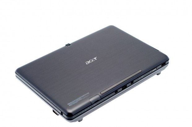 Auf der Rückseite fällt höchstens auf, dass das Gelenk fehlt, ...