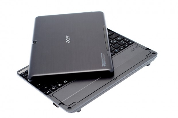 ... denn der Deckel ist ein Windows-Tablet.