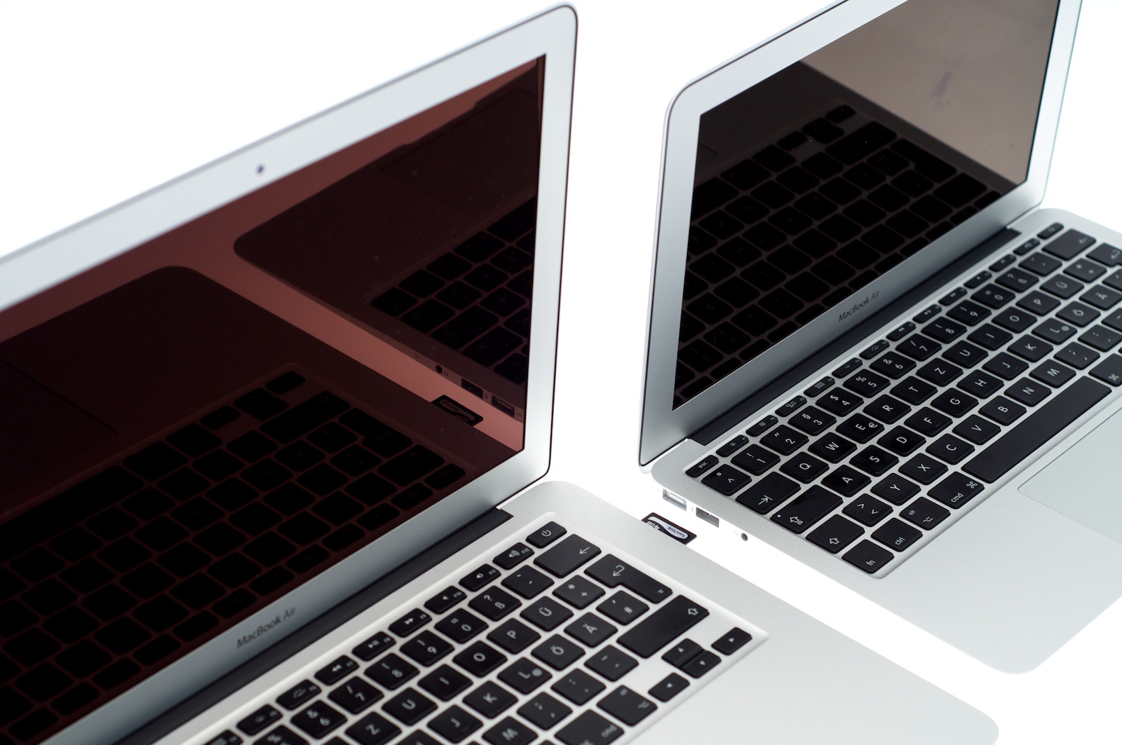 Macbook Air im Test: Schnelles Ultraleichtnotebook mit langer Laufzeit ...
