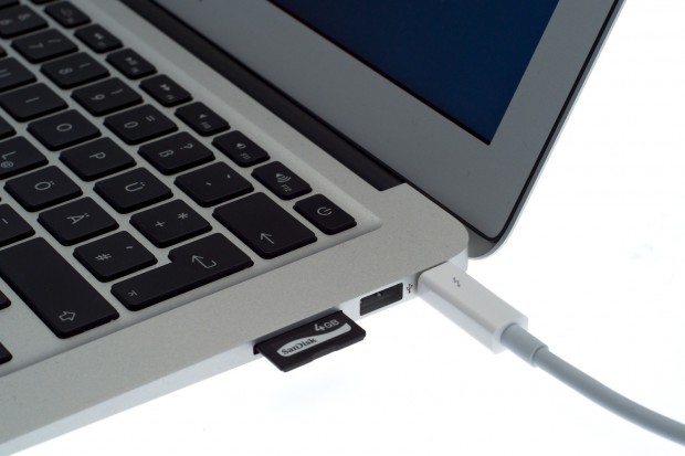 Thunderbolt-Kabel im Macbook Air