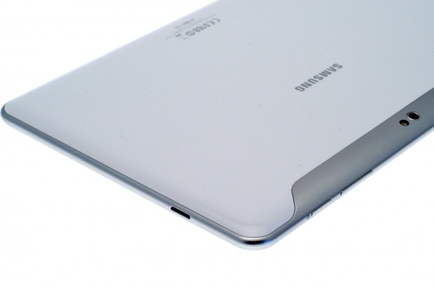 Lautsprecheröffnung an der Seite