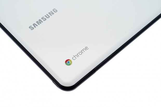 Googles Chrome-Logo verziert die Rückseite.