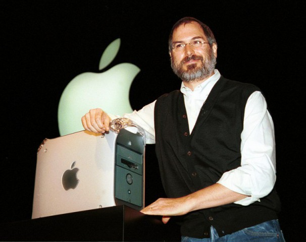 Steve Jobs bei der Vorstellung des Power Mac G4 am 31. August 1999 (Foto: John G. Mabanglo/AFP/Getty Images)