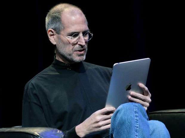 Januar 2010: Steve Jobs präsentiert das iPad. (Foto: Justin Sullivan/Getty Images)