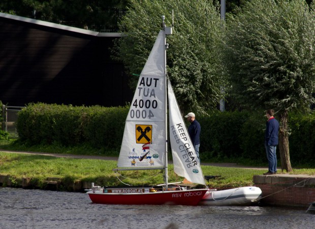 Die Boote der Micro-Transat-Klasse können autonom über den Atlantik segeln. (Foto: Werner Pluta/Golem.de)
