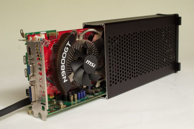 Das Vidock 4 Plus beherbergt auch PCIe-Grafikkarten, die zwei Slots belegen und zusätzliche Stromanschlüsse benötigen (Bild: Hersteller)