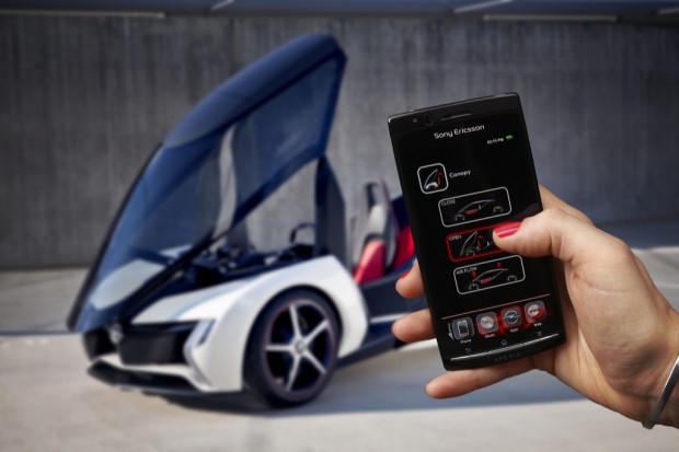 Fernbedienung der Kabinenhaube des Opel RAK e per Smartphone (Bild: Opel)