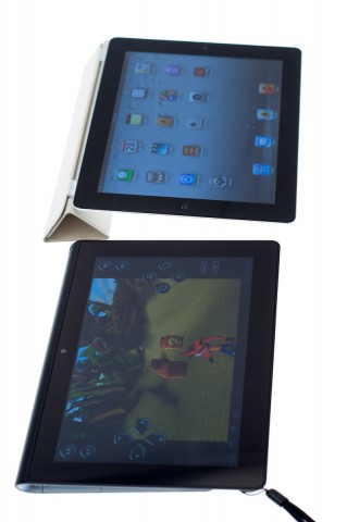 Vergleich zwischen iPad 2 und Sonys Tablet S