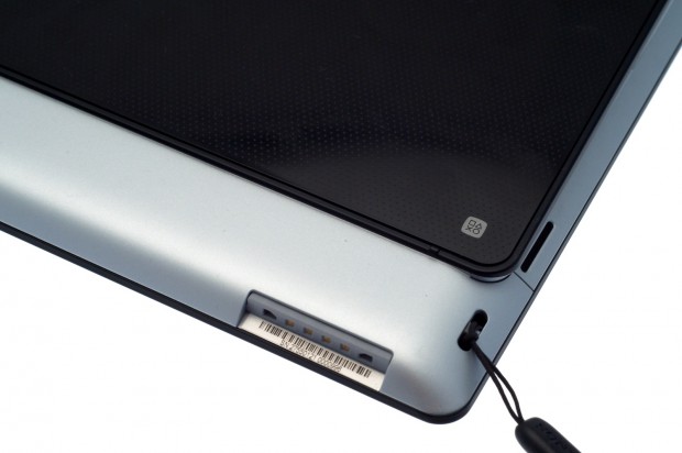 Befestigung der Trageschlaufe und Dockanschluss