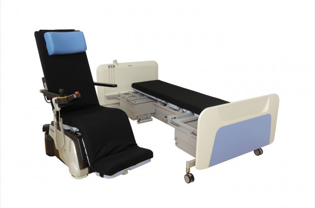 Robotic Bed: Das robotische Bett wird zum Rollstuhl. (Foto: Panasonic)