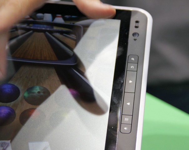 Die Bedienelemente erinnern eher an einen E-Book-Reader. (Foto: Werner Pluta/Golem.de)