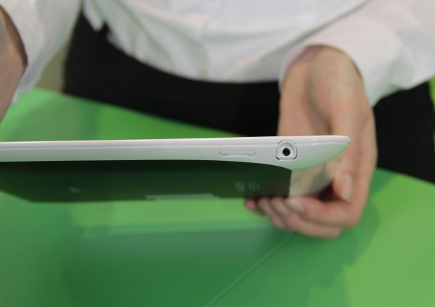 Die Verdickung soll das Halten erleichtern. (Foto: Werner Pluta/Golem.de)