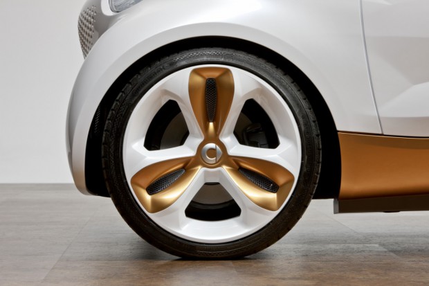 Die Felge des Smart Forvision ist aus Kunststoff. (Bild: Smart)