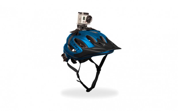 Gopro HD Hero 2 mit Helmhalterung (Bild: Gopro)