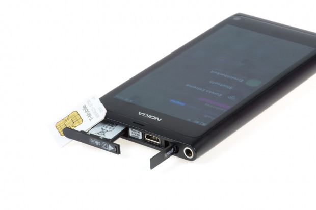 Eine normale Sim-Karte kann nicht genutzt werden.