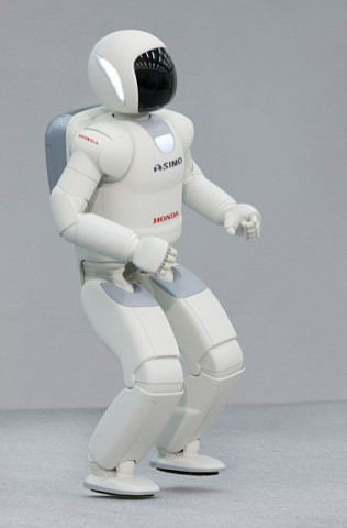 Er kann auf einem Bein,... (Foto: Honda)