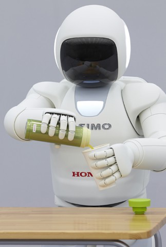 Dank beweglicherer Finger kann Asimo Getr&auml;nke einschenken... (Foto: Honda)