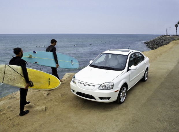 Über die Zahl der Surfbretter macht der Hersteller keine Angaben. (Bild: Coda Automotive)