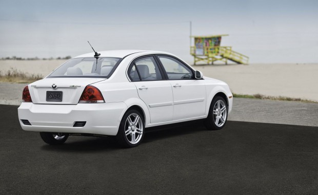 Vielleicht sind die aber ein Hinweis auf den Markt: Das Auto soll zunächst nämlich nur in Kalifornien zu kaufen sein. (Bild: Coda Automotive)