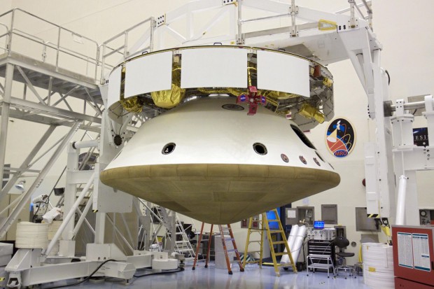 Oben auf der Kapsel sitzt das Marschflugmodul, das den Flug zum Mars steuern wird. (Foto: Nasa)