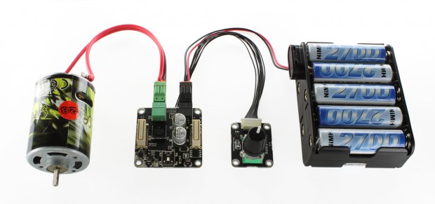 Tinkerforge: DC Brick mit angeschlossenem Motor und Batterien