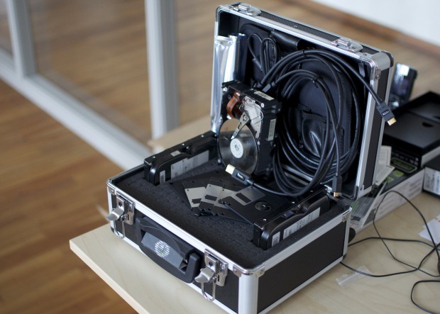 ... und zum Vergleich mit einer einer Nikon D90 (verkleinert). (Bilder: Andreas Sebayang)