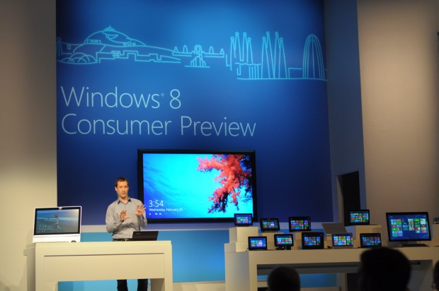 Antoine Leblond  zeigt die Windows 8 Consumer Preview