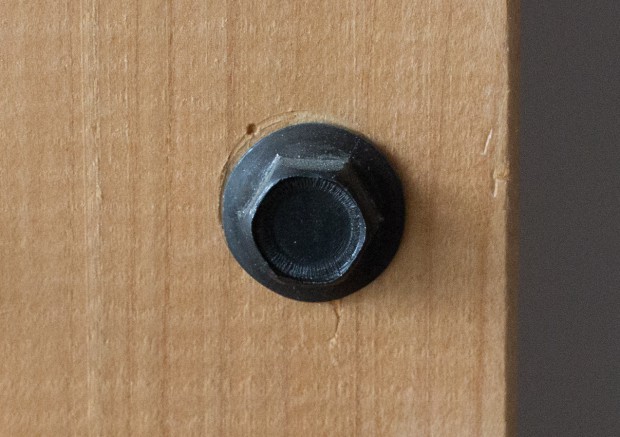 Canon 5D Mark III: Ausschnitt einer Aufnahme bei Tageslicht im Innenraum mit ISO 3200, 1/60 Sekunden bei f/8 (Objektiv Canon EF 50 mm 1:1,4 UMS)