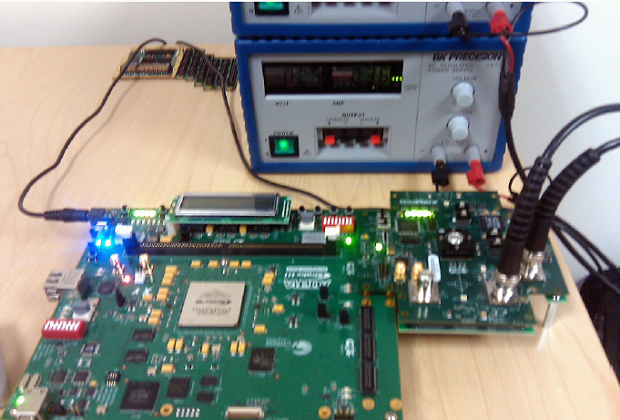 Das Testboard der 16-Kern-Version (Bild: Adapteva)