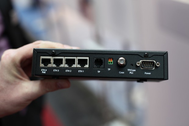 dLAN 500 AVpro Uni - Netzwerk über Ethernet, Stromleitung, Klingeldraht, Telefonleitung, Antennen- und Fernsehkabel (Bild: Golem.de)