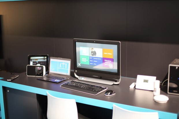 Microsofts Cebit-2012-Demo mit Kinect und einem Windows mit Metro-ähnlicher Oberfläche (Bild: Christian Klaß/Golem.de)