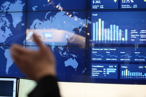 Kinect für Windows im Einsatz mit einer Videowand - etwa für Börsenkurse (Bild: Christian Klaß/Golem.de)