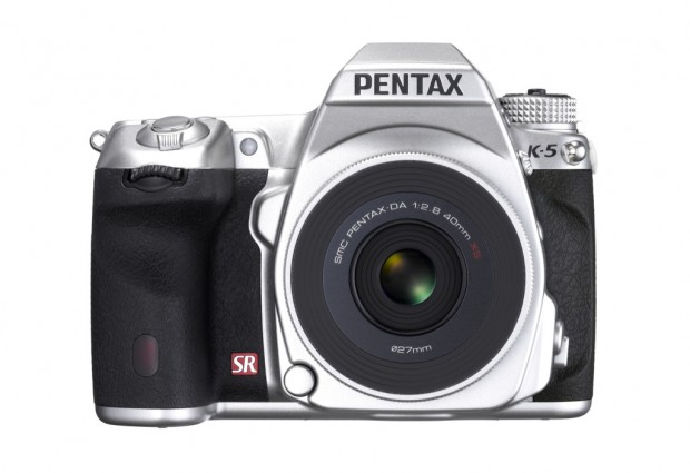 Pentax K-5 Special Silver Edition (Bild: Pentax)