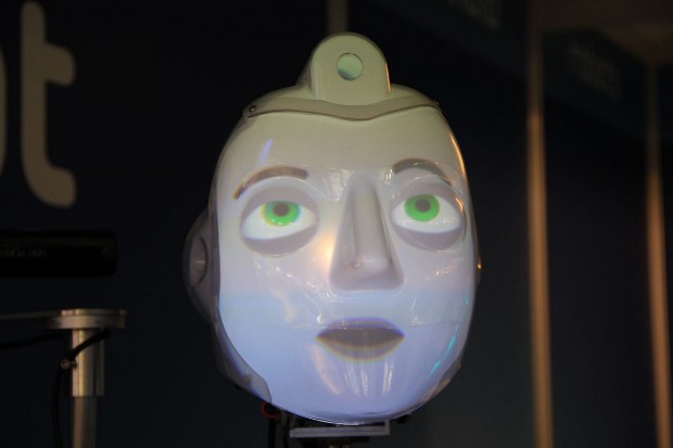 Er kann die Augen verdrehen,... (Foto: Werner Pluta/Golem.de)