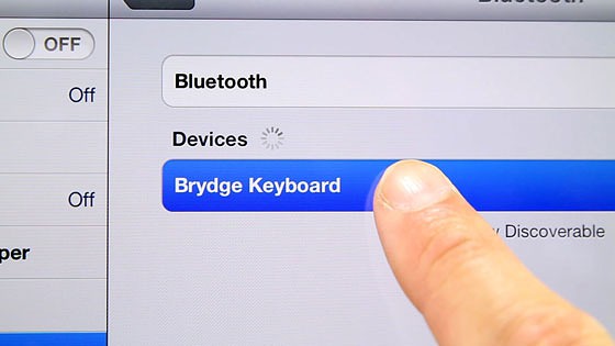 Brydge wird per Bluetooth angeschlossen. (Bild: Brad Leong)